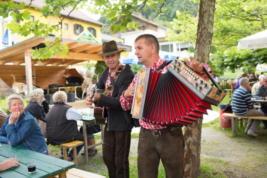 Gaestehaus Krappinger/Pizzeria Mamma Mia Оссиах Экстерьер фото